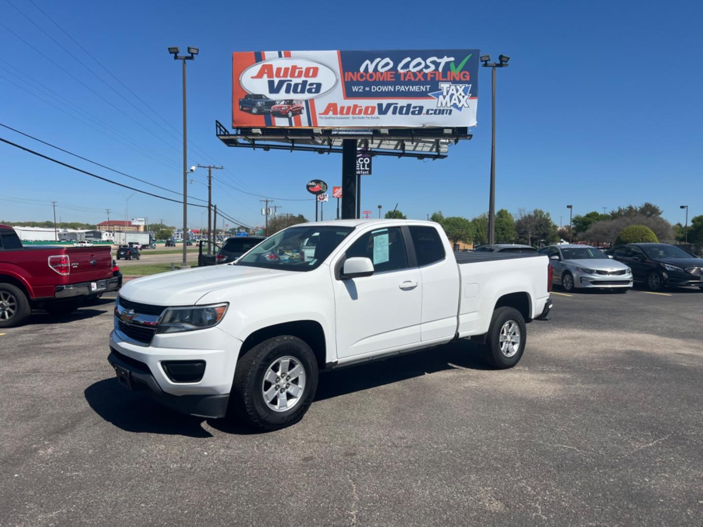 2016 WHITE Chevrolet Colorado Work Truck Ext. Cab 2WD (1GCHSBEA2G1) with an 2.5L L4 DOHC 16V GAS engine, 6A transmission, located at 420 I-35E, Lancaster, TX, 75146, (469) 297-4144, 32.593929, -96.823685 - Photo#0